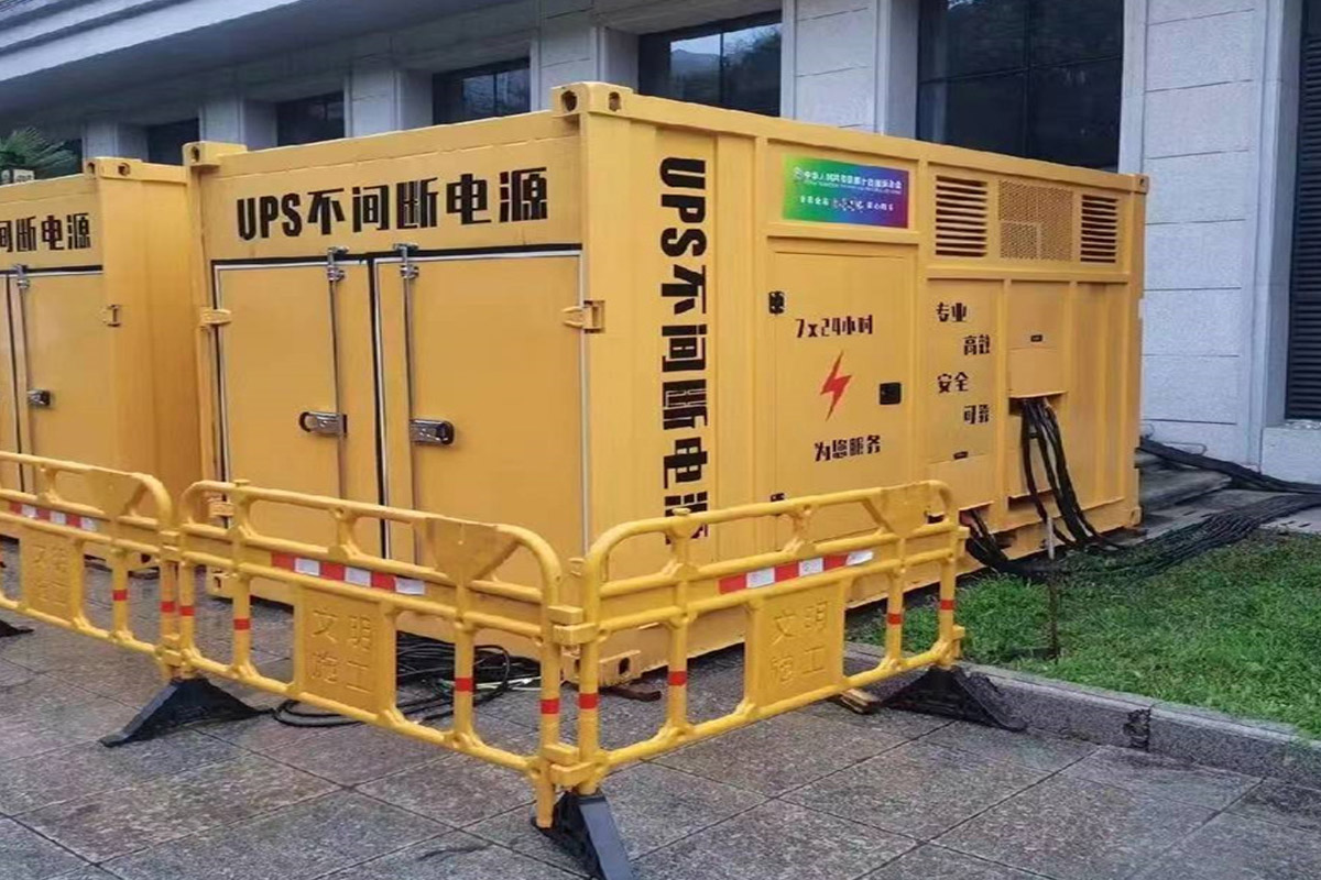 龙沙发电机租赁施工现场